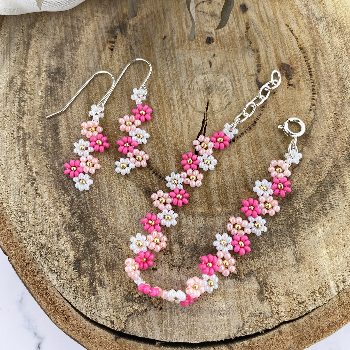 Pink Daisy Beaded Earrings & Bracelet Set