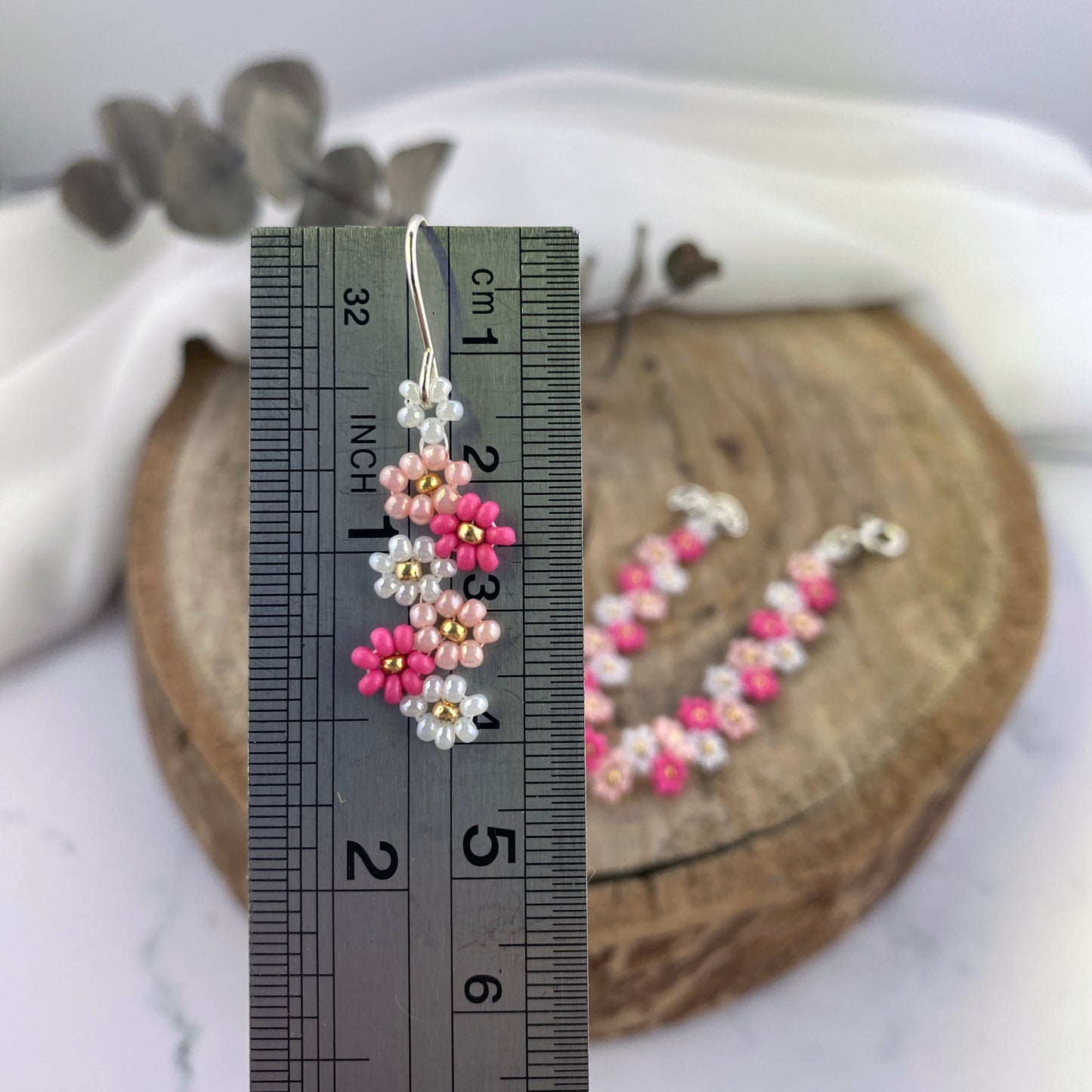 Pink Daisy Beaded Earrings & Bracelet Set