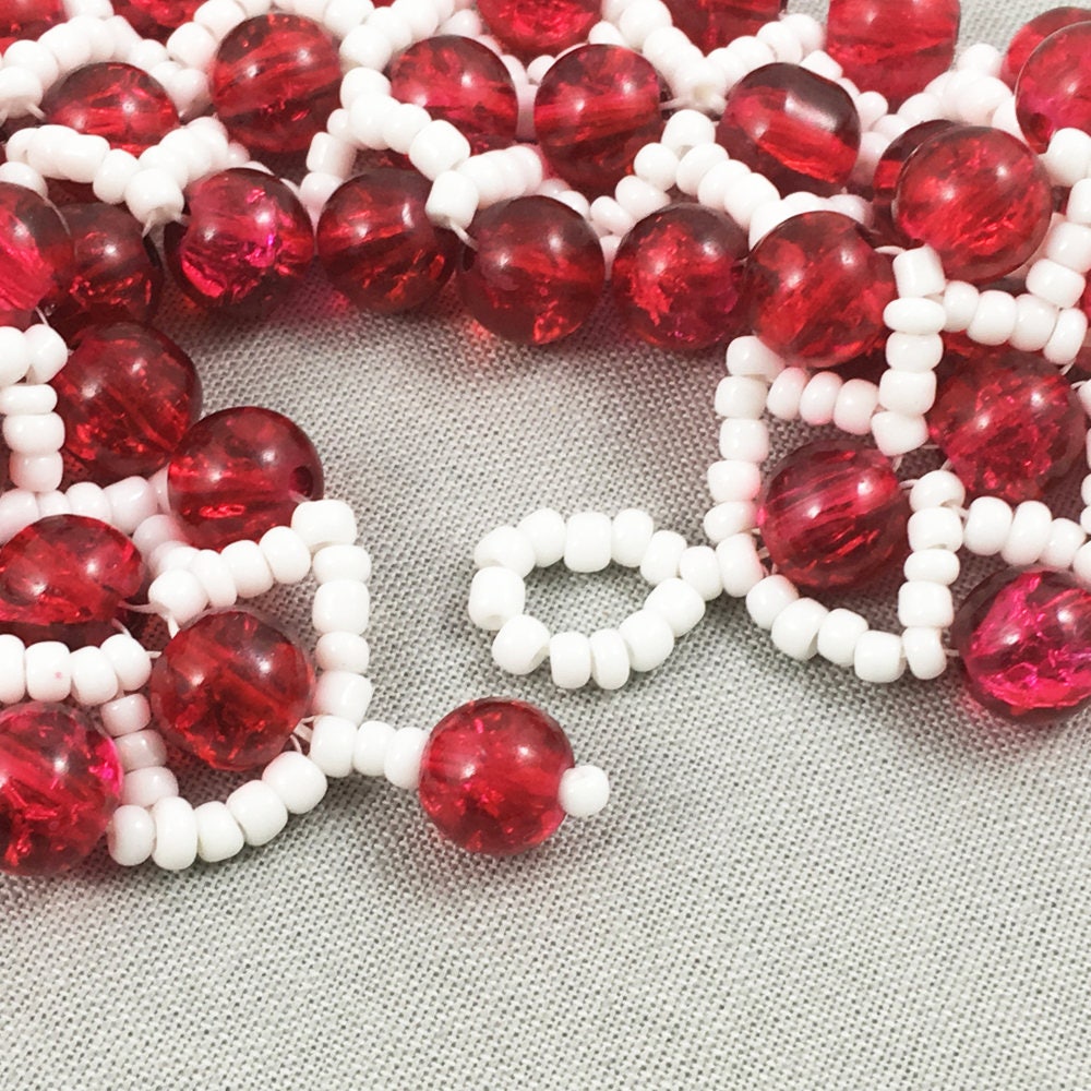 Wide Red and White Zigzag Beaded Bracelet