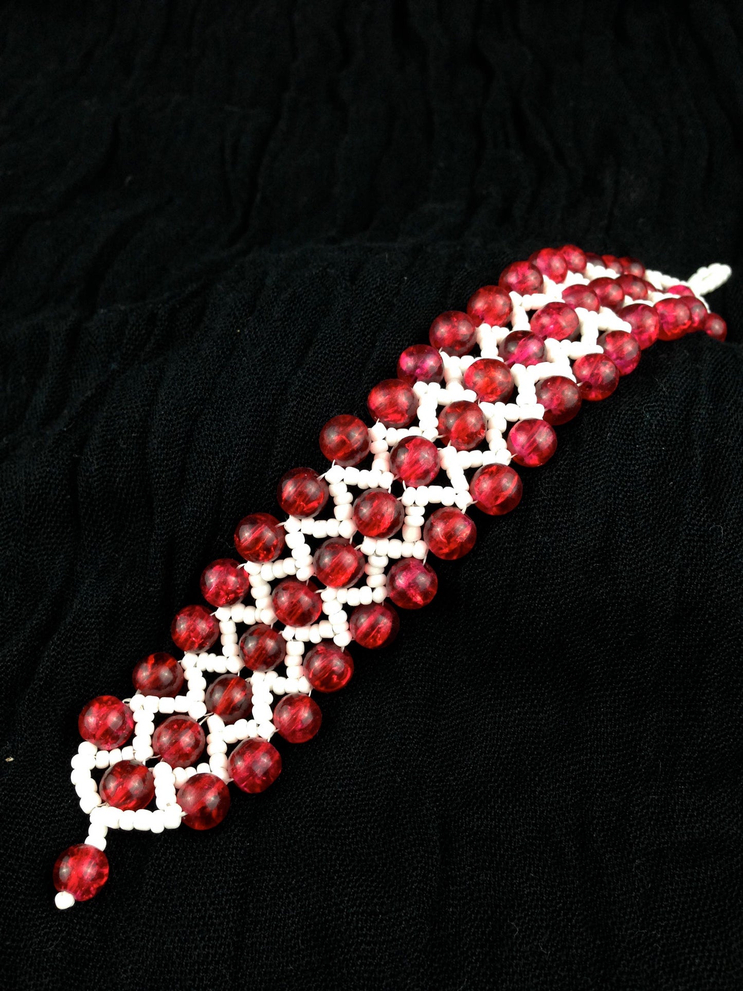 Wide Red and White Zigzag Beaded Bracelet