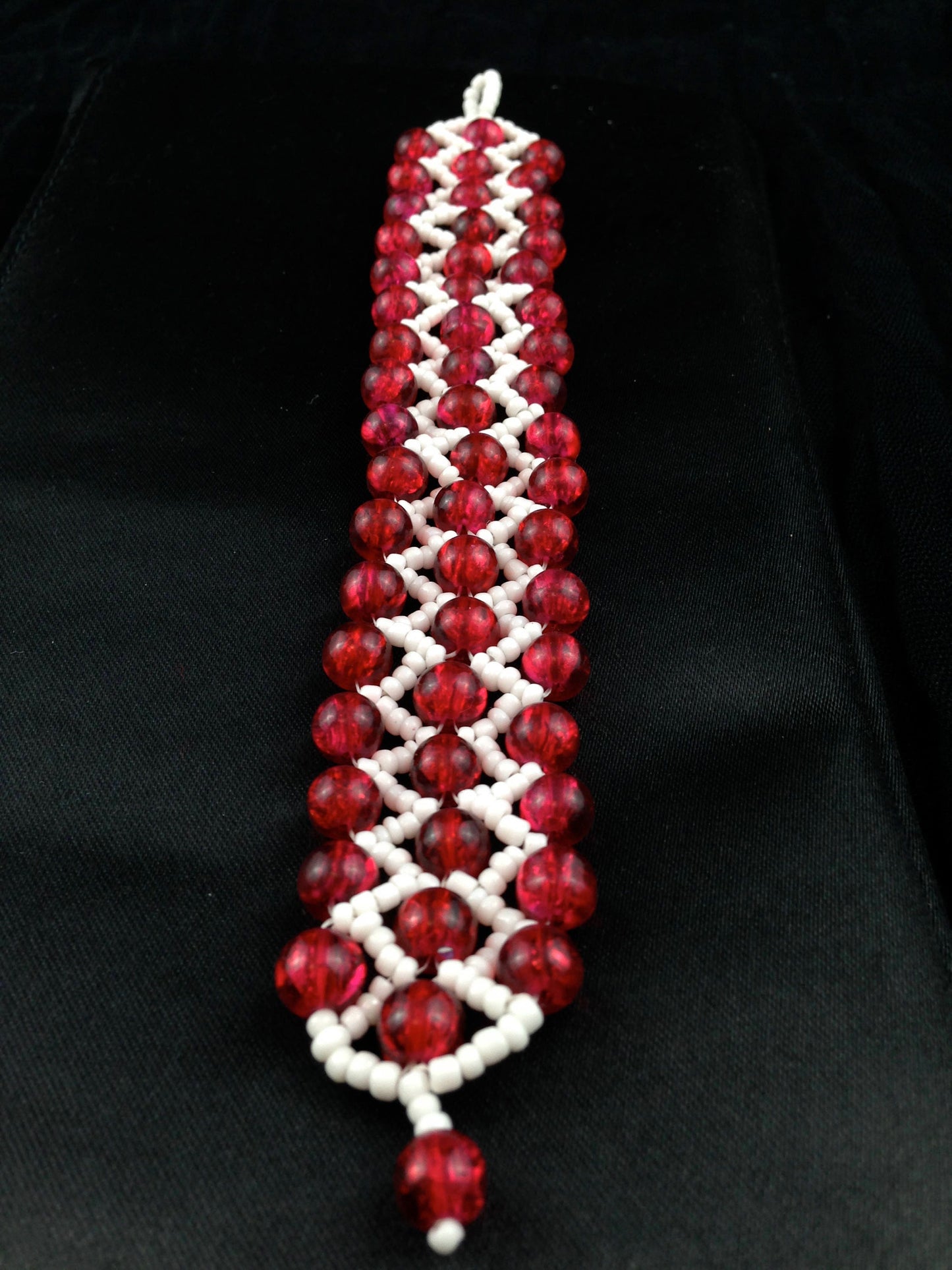 Wide Red and White Zigzag Beaded Bracelet